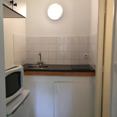 Arghitzea : Studio Avec Piscine Entre Et Anglet 1 Appartement Biarritz